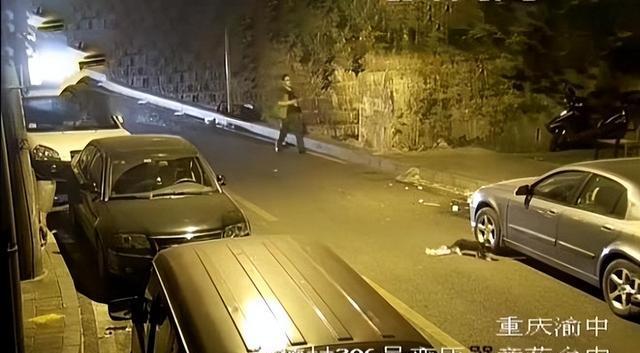 2016年,男子腿部中弹,深夜求医后,医生的一番话,让他立即报警