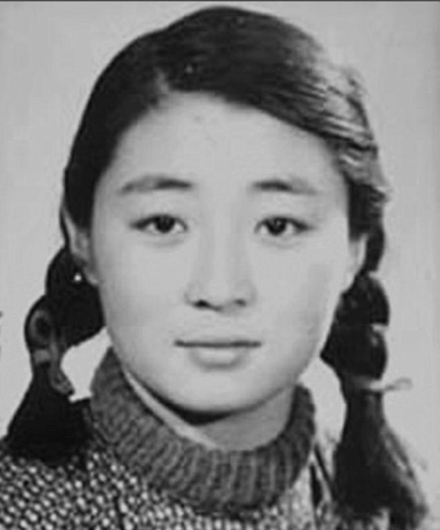 知名演员师伟:接连失去儿子,丈夫,女儿,泪中绽放的霜花玫瑰