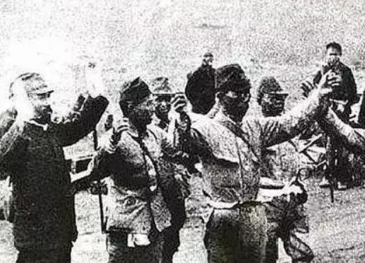 二战时日本侵略菲律宾,总统仓皇逃跑,归国后向日本讨要80亿美元