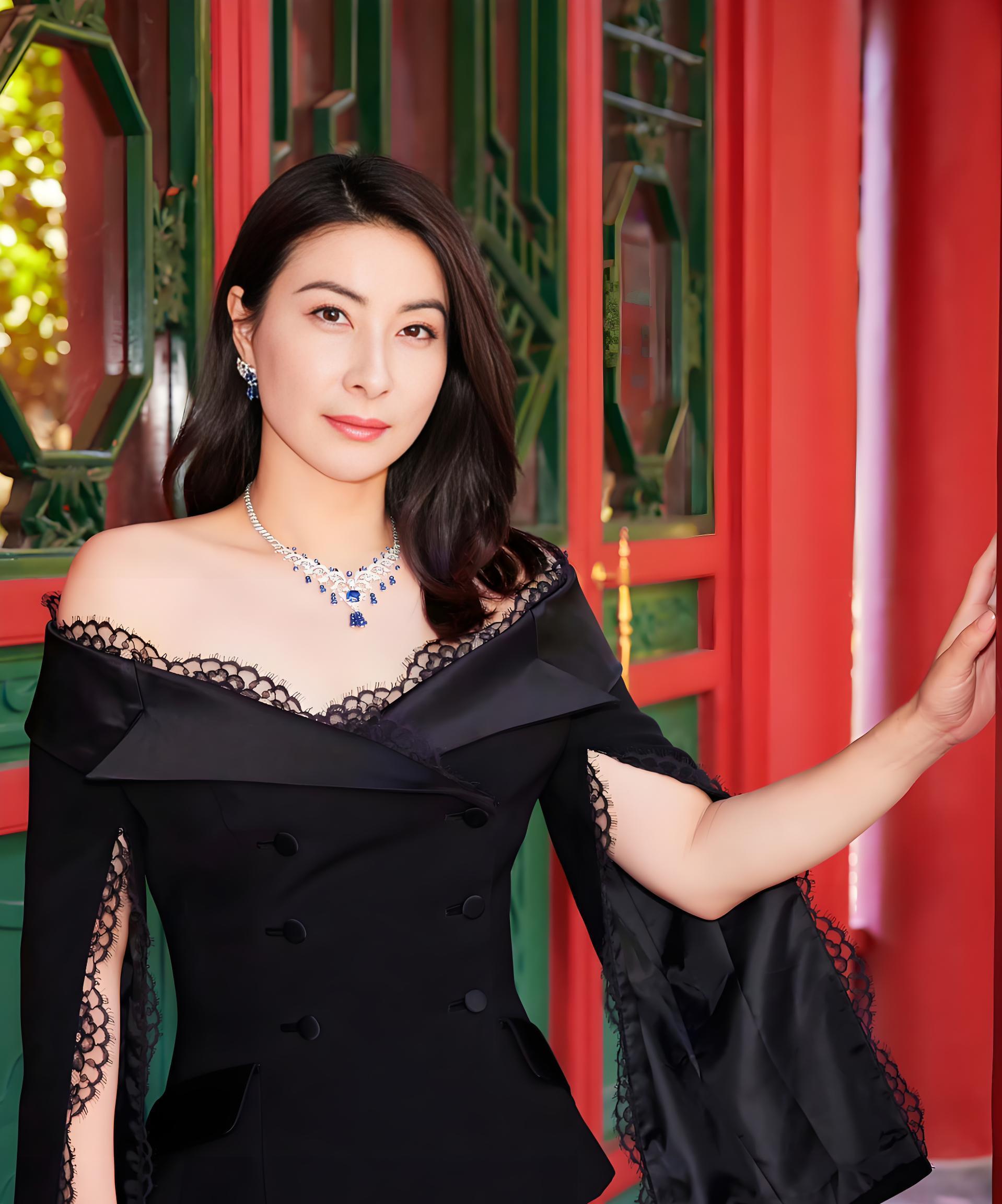 郭晶晶陈若琳展现,真正"富贵相"气质难掩