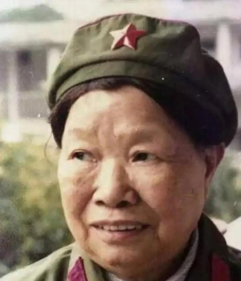 1939年,李德回国后,李丽莲和儿子的延安岁月