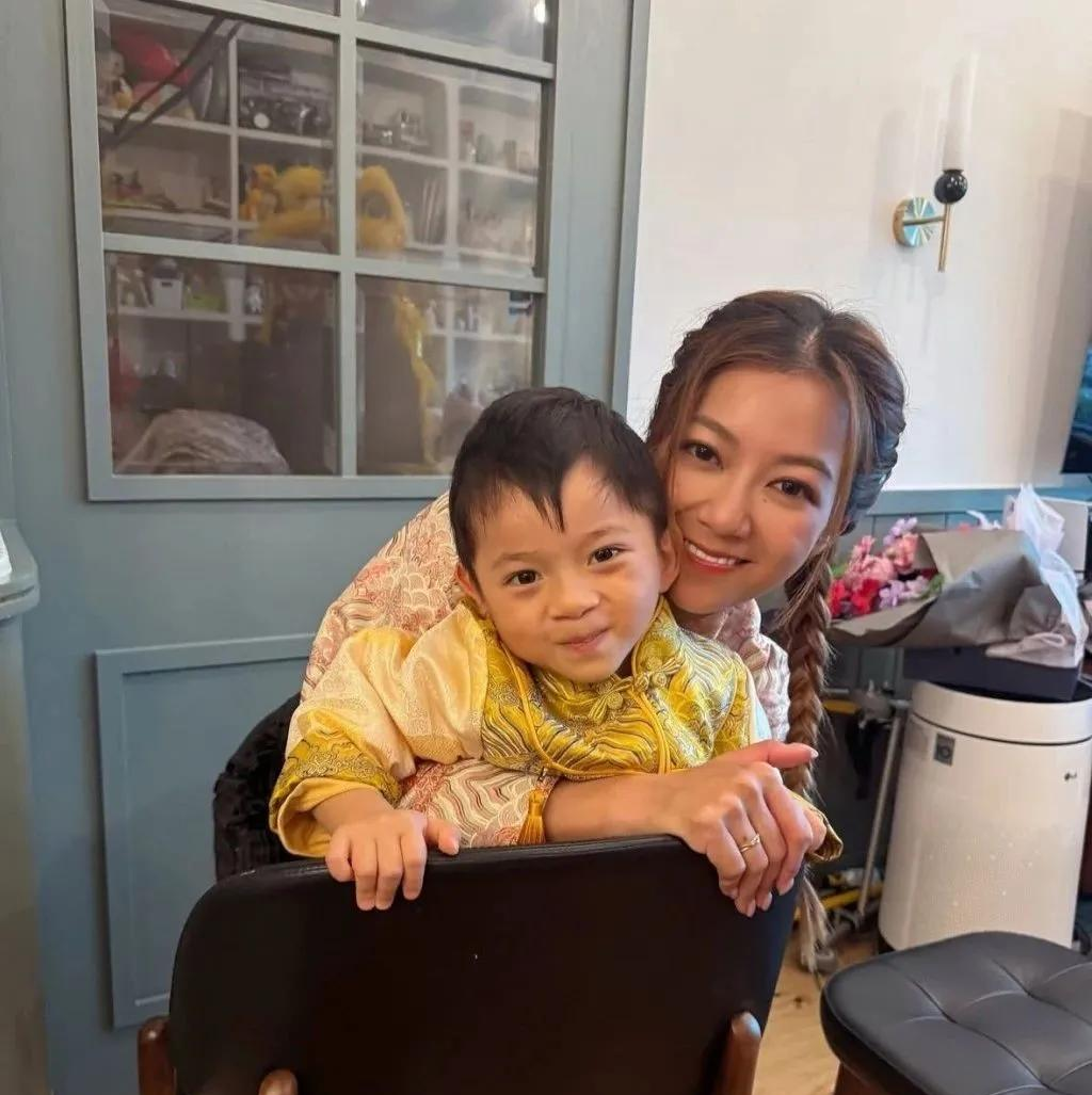 何雁诗分享育儿趣事,欲重返影视圈挣奶粉钱