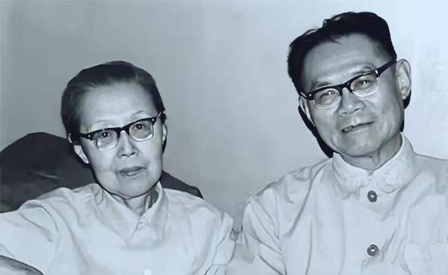 张爱玲姑姑:78岁当新娘,闺蜜去世嫁其丈夫,终与初恋修成正果