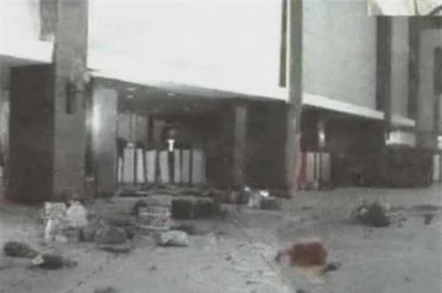 1980年北京火车站爆炸,邓公得知凶手动机后,改变延续20年的国策