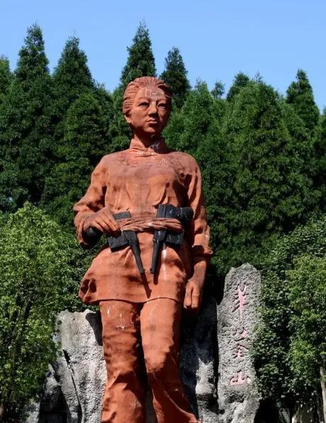 1949年,"双枪老太婆"原型牺牲在渣宰洞后,她的后代怎么样了