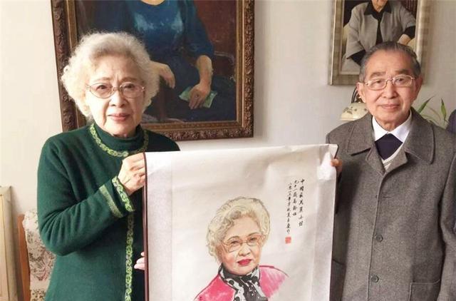 揭秘至今已99岁秦怡的保养之道,她一天是如何过的,老了还这么美