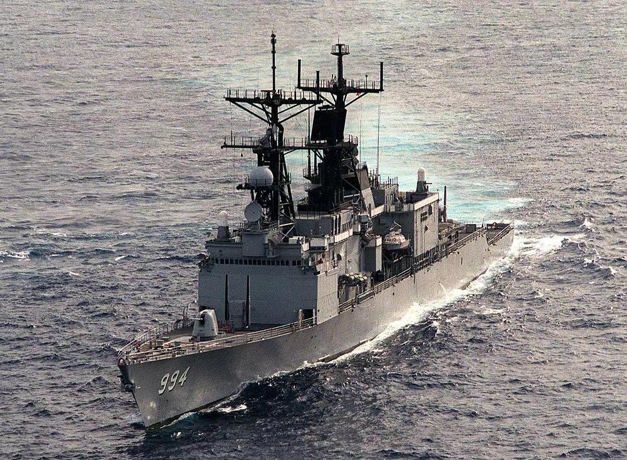 局势混乱!3艘台湾舰艇迎战075型两栖攻击舰编队,仅剩31公里相遇