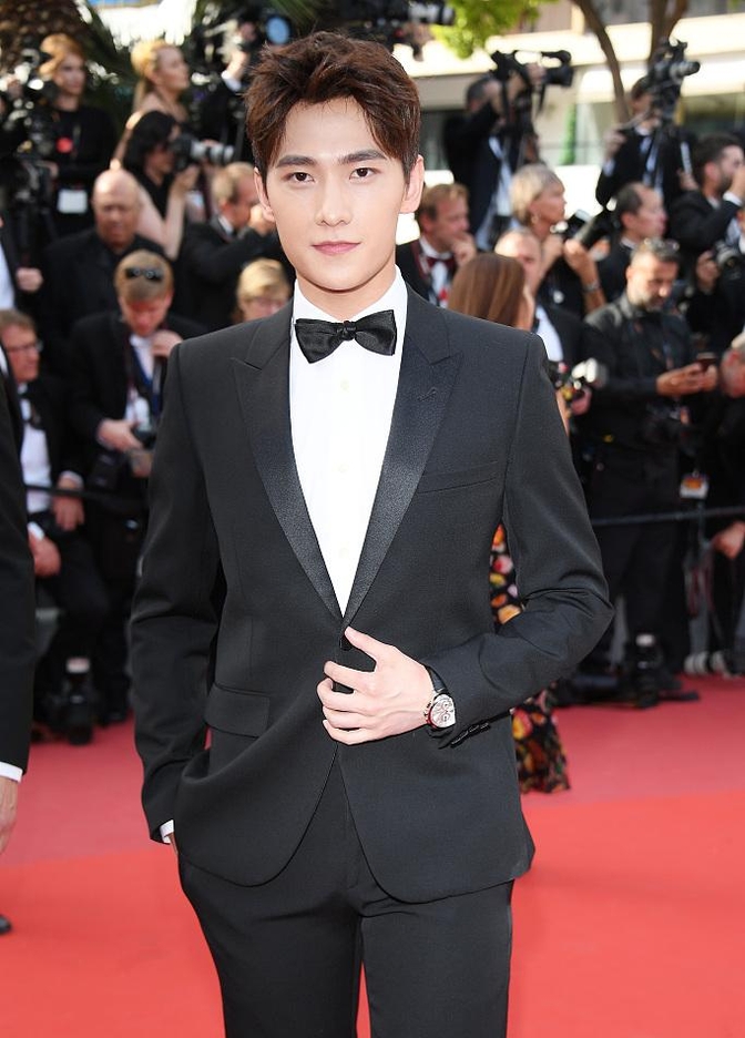 李宇春张凌赫杨洋同框!赵丽颖贾玲lisa亮相,星光熠熠!