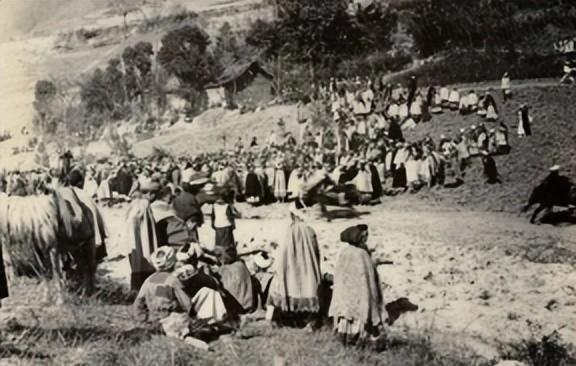 太罕见了!30年代的大凉山罕见老照片,那时的彝族人还是奴隶社会