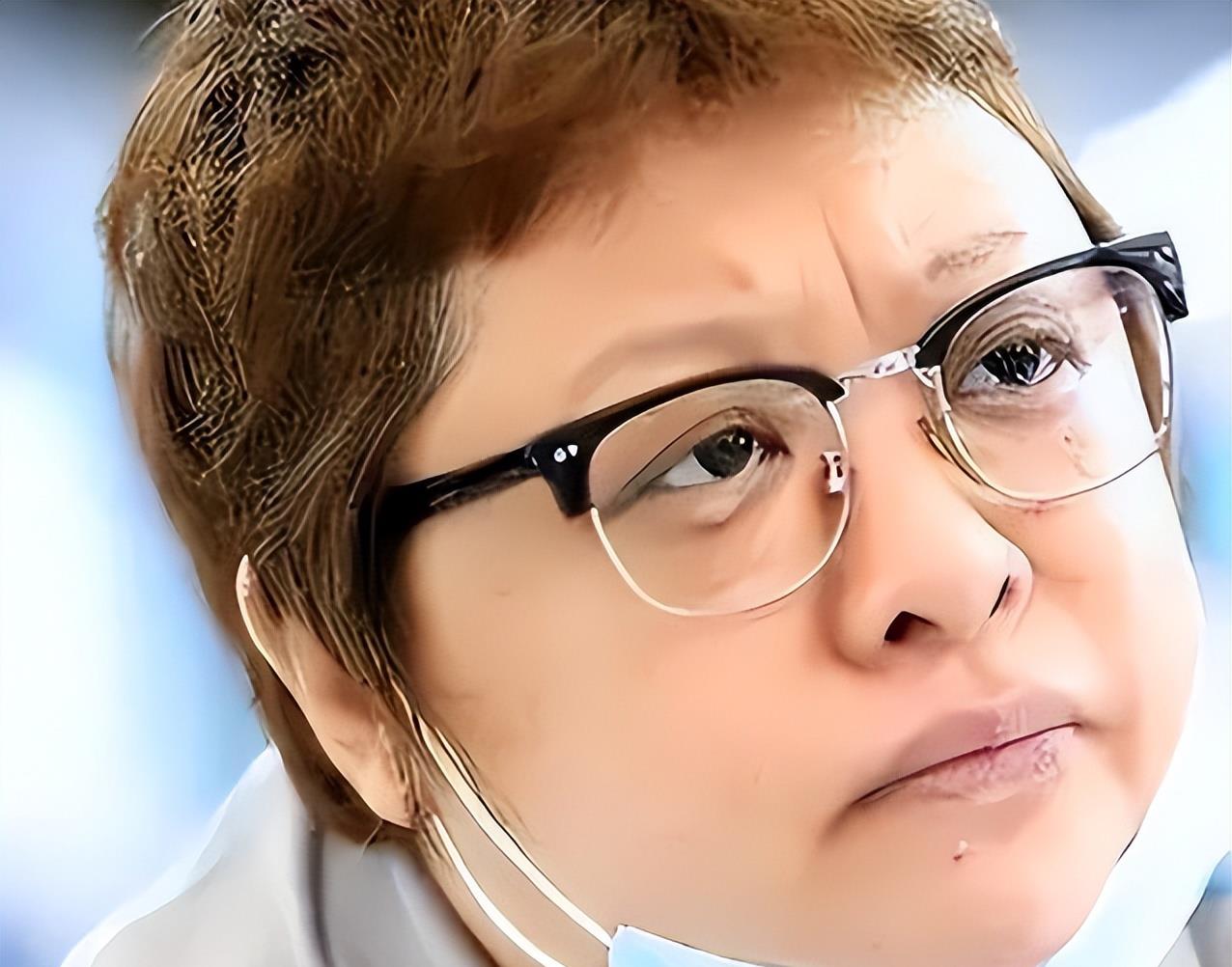 韩红罕见分享近况,透露接受手术,期待两日后揭晓重大消息