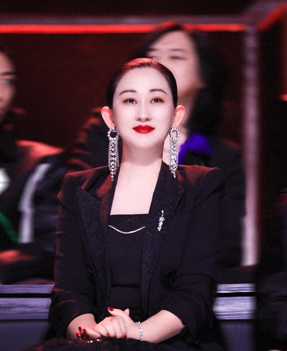 嫁功夫巨星背名牌!张丹露三胎人生赢家用