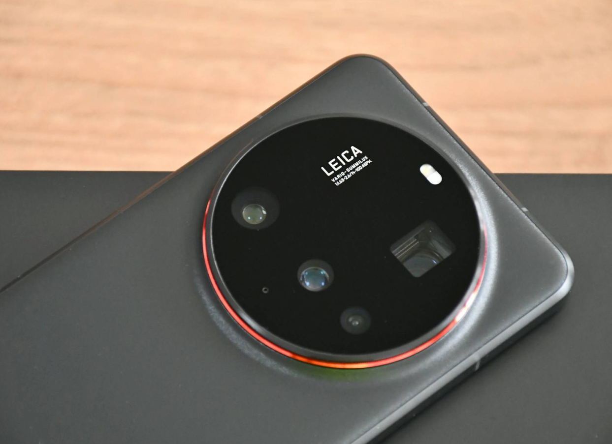 小米15 Ultra发布后，首批用户评价出炉，优缺点很明显！