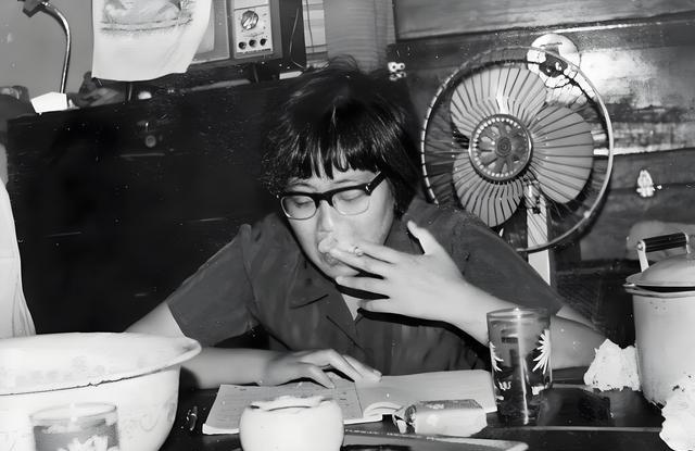 1996年轰动重案:著名女作家戴厚英家中惨死,"职业杀手"所为?