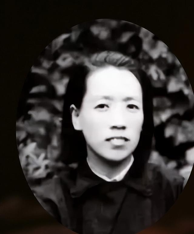 00年耿飚与世长辞,妻子赵兰香接受采访感慨:总觉得他并没有离开