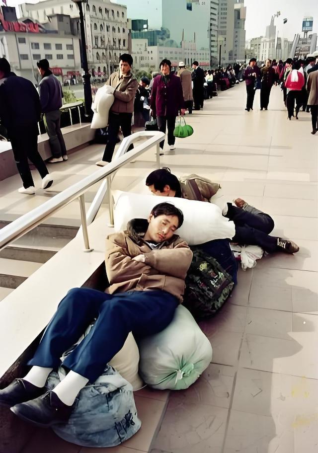 1996年轰动重案:著名女作家戴厚英家中惨死,"职业杀手"所为?