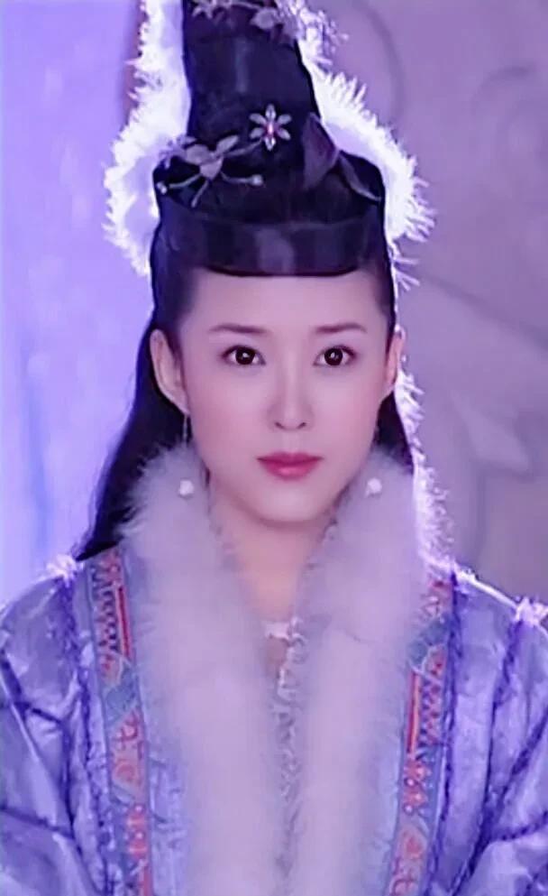 颜丹晨饰演的《宝莲灯》里的嫦娥姐姐总是给我留下深刻的印象