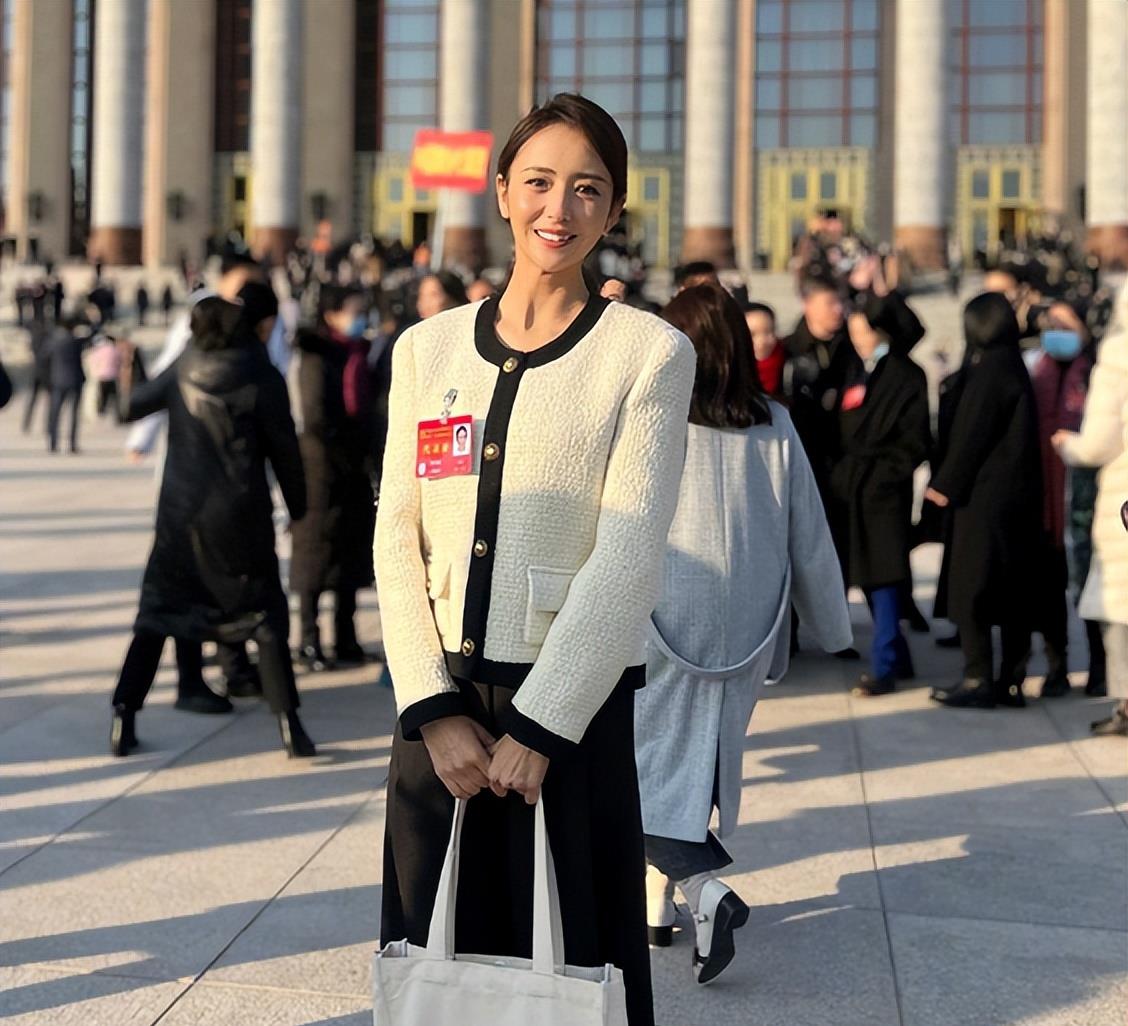 盘点明星会议服装!皆以简约素雅为主,懂得分寸才是真正的智慧