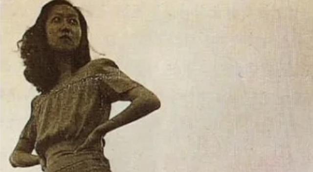 1939年,张爱玲港大的入学照,仅19岁,那时候的她还很青涩