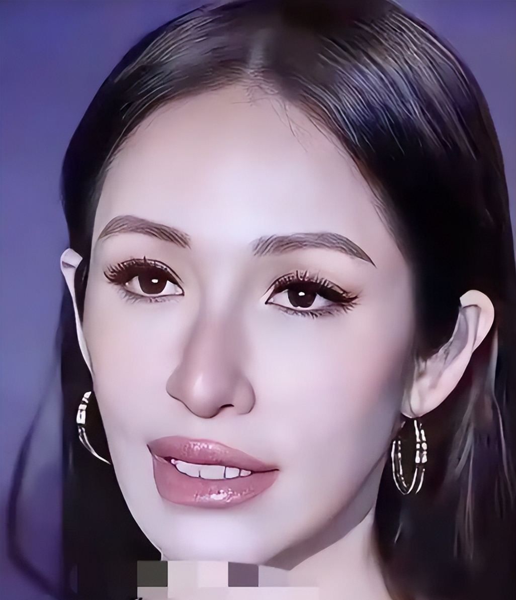 周冬雨医美成功,终于甩掉冬瓜脸大变样!网友直呼太美了!