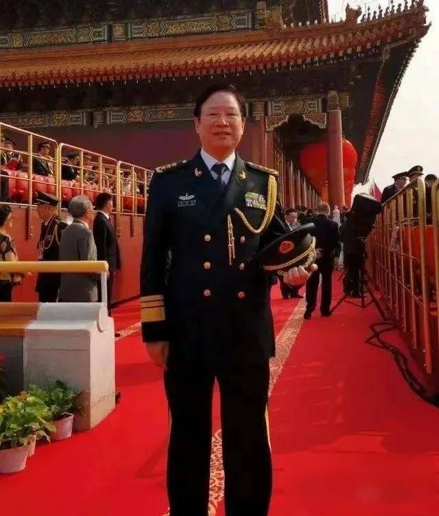 开国中将之子成火箭军政委,张家父子凭啥创军史罕见纪录?