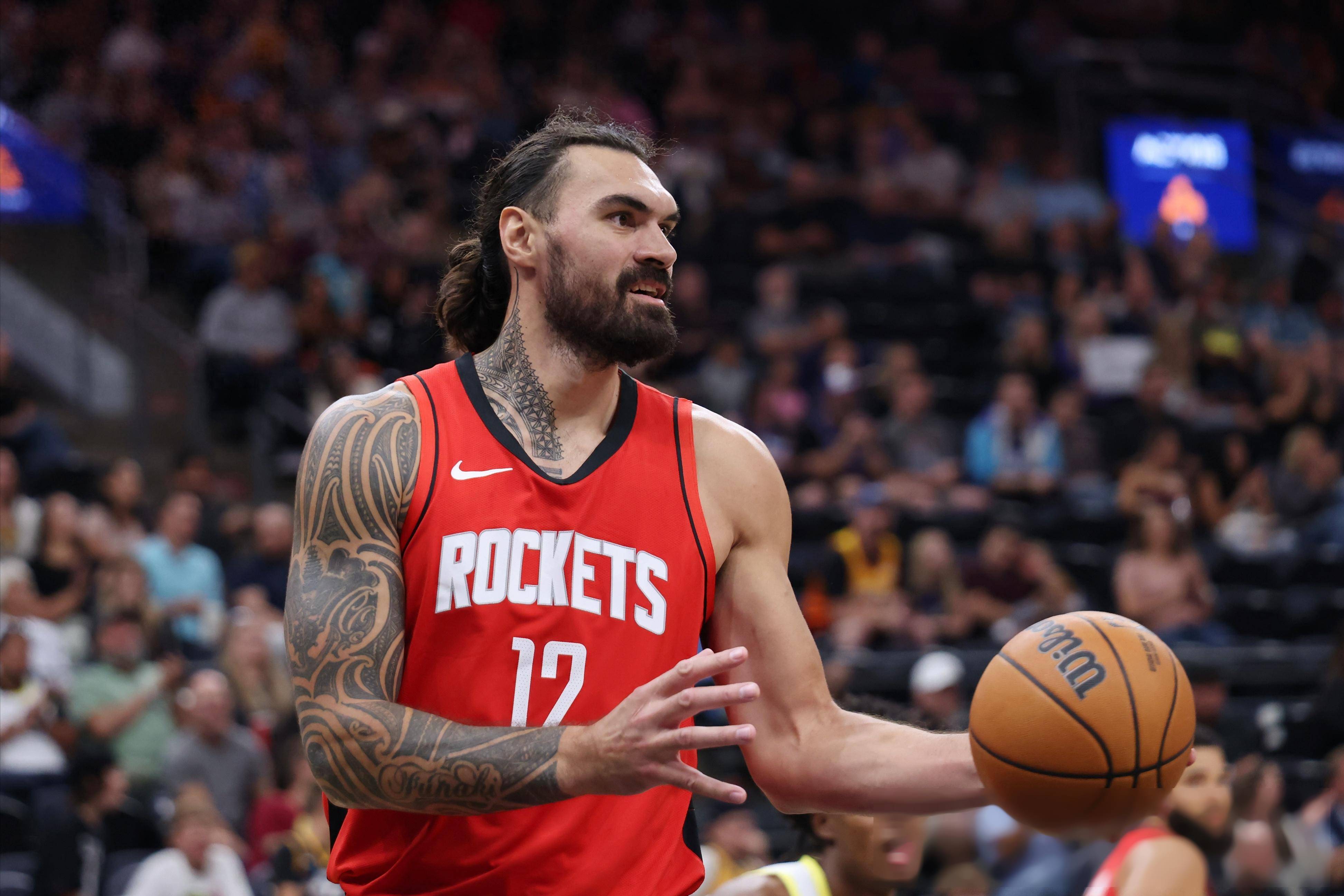 险胜！火箭末节逆转太阳斩获关键胜利，杜兰特26+10布克27分难救主