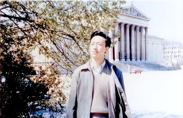 1982年,光学家蒋筑英去出差,此时他的生命已经进入倒数第四天