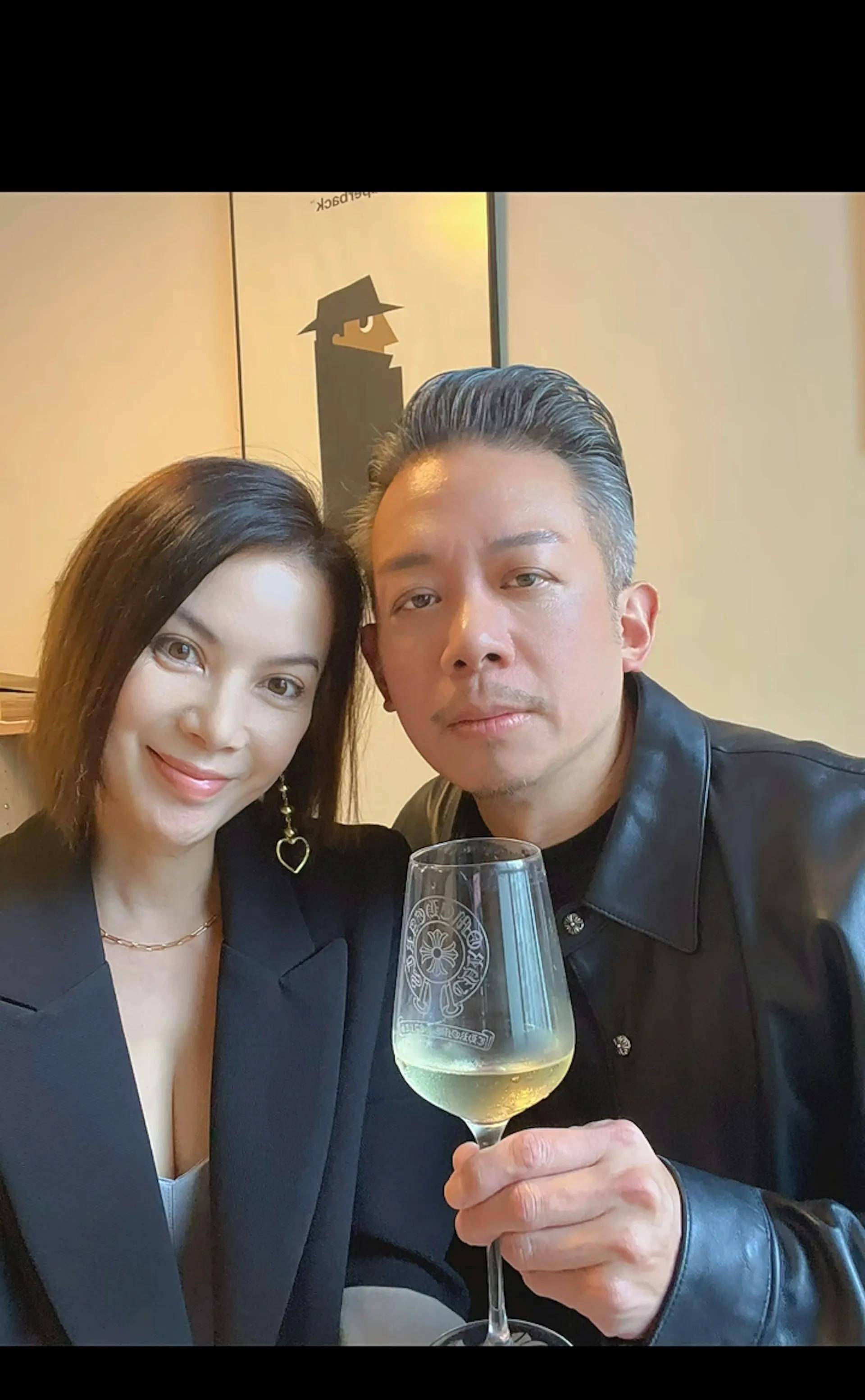 前tvb女星甜蜜庆生曾掌管超300店时装巨头非凡经历