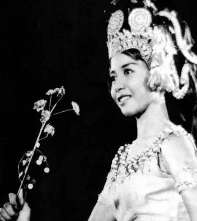 西哈努克娶6个妻子,不乏小姨表妹,莫尼列太后终结了国王的花心