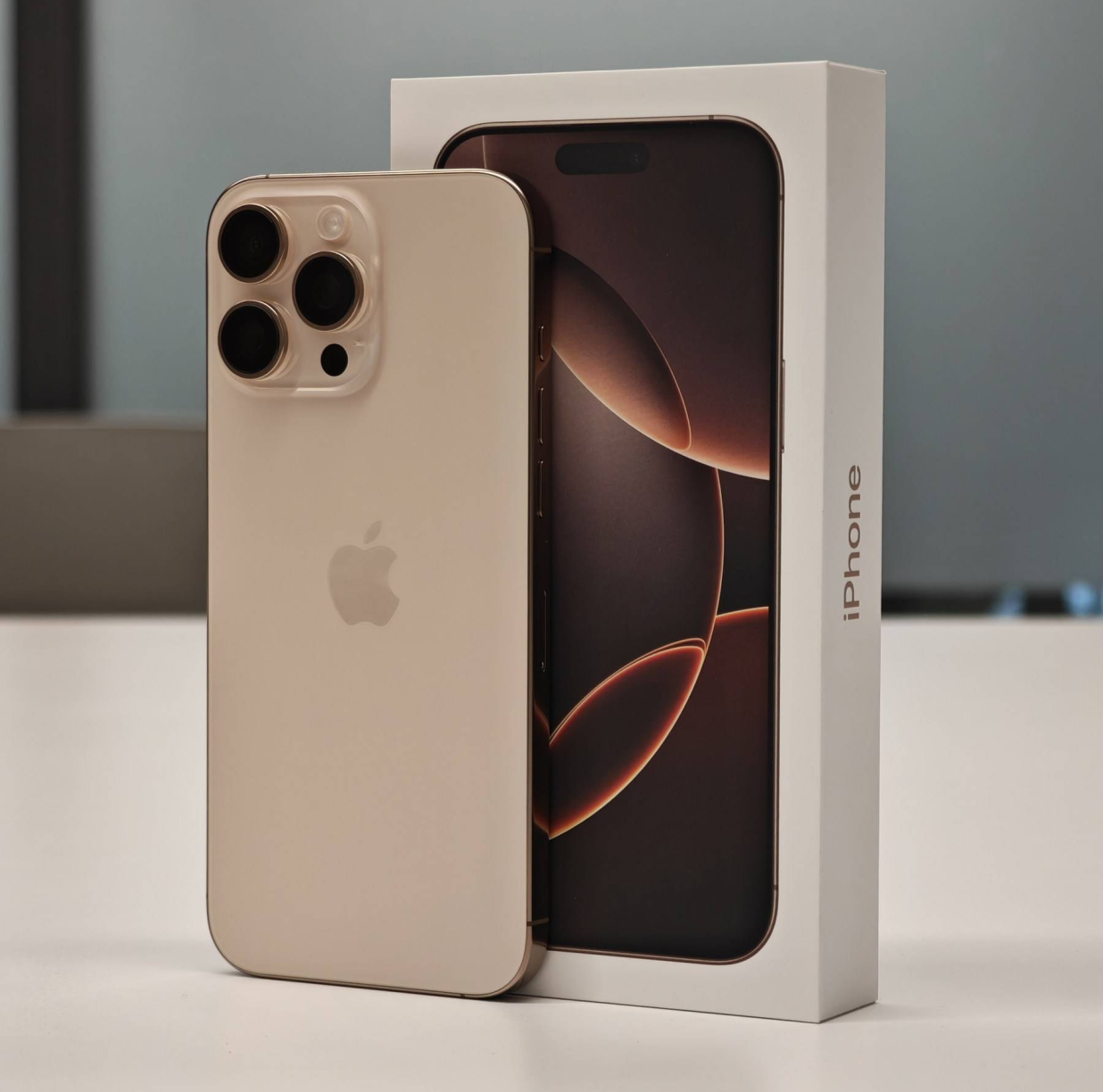 iPhone 16激活量太猛了！骂苹果是工作，买苹果是生活！