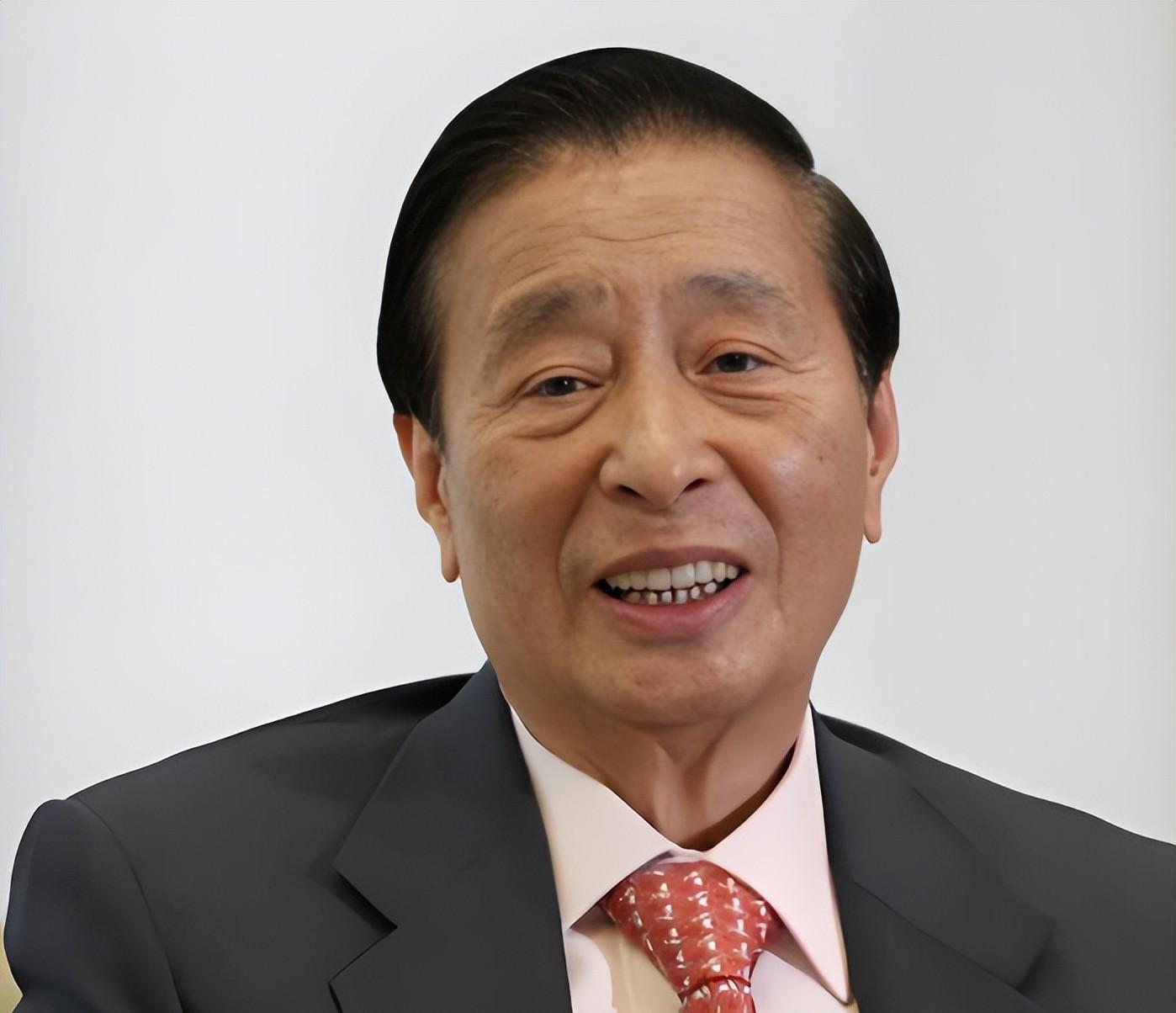 地产巨擘李兆基:传奇一生,慈善永铭