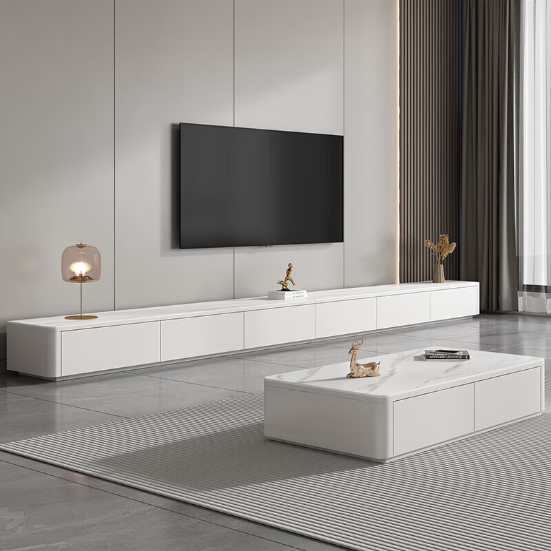 阳光斜斜地照进客厅,小楠蜷在沙发里追剧时,目光突然被电视墙下的那个