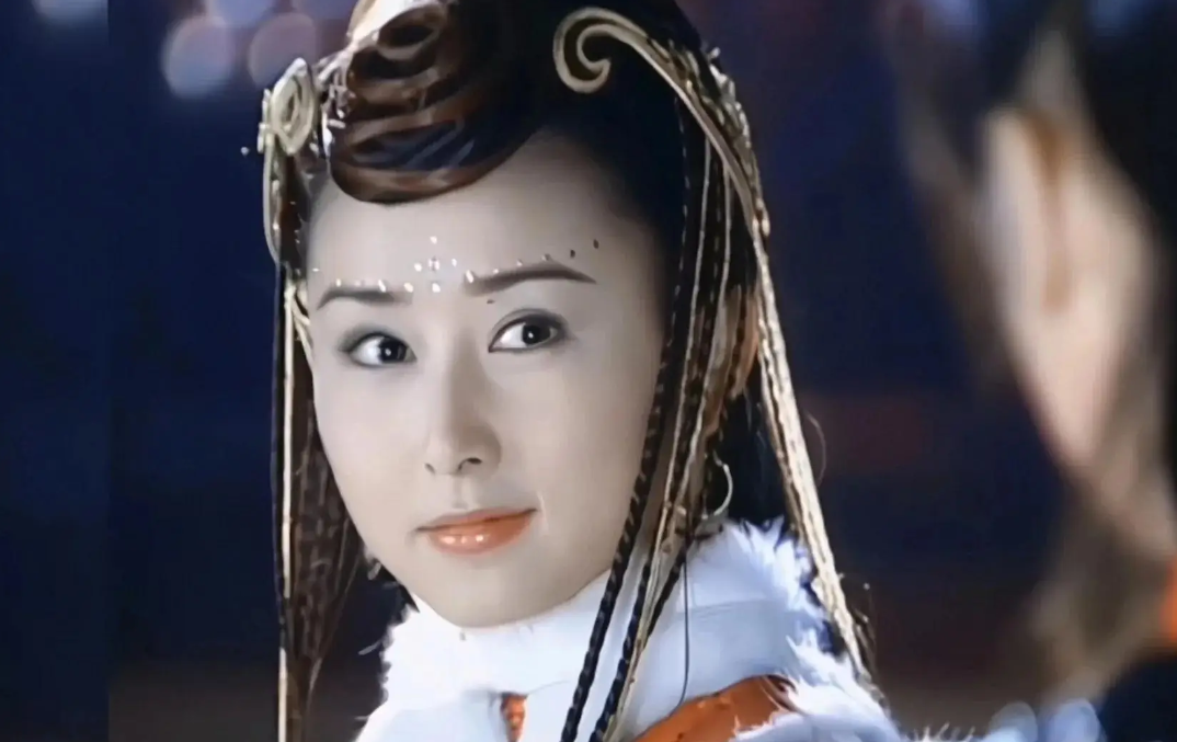 17年了,再看胡静的伴娘阵容,我看到了娱乐圈女明星的残酷真相