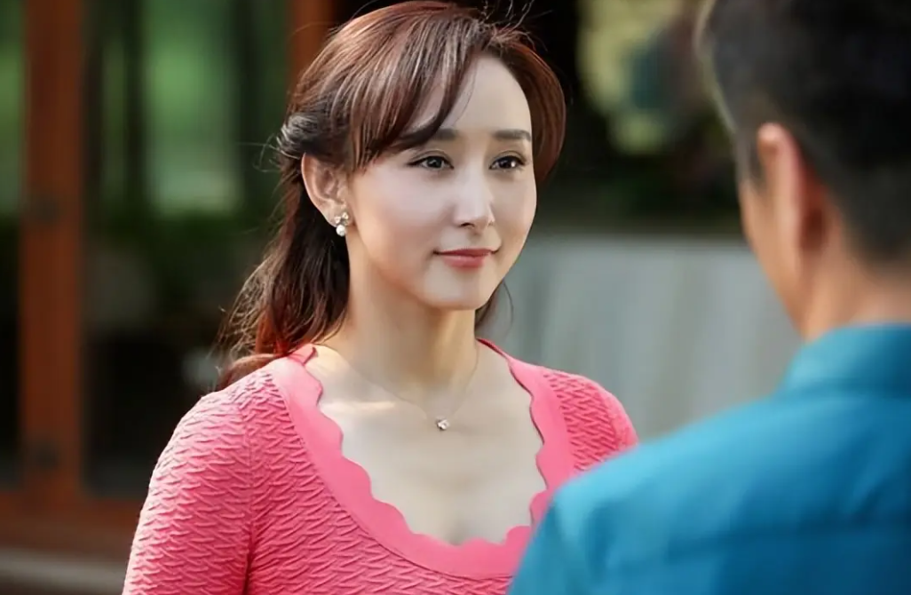 17年了,再看胡静的伴娘阵容,我看到了娱乐圈女明星的残酷真相