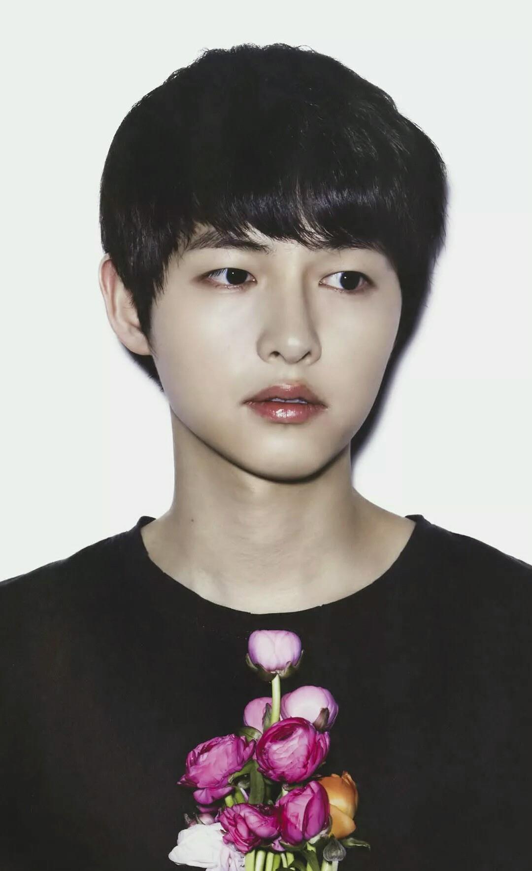 宋仲基活动现场泪流满面,作品接连失利,离婚后两人命运截然不同