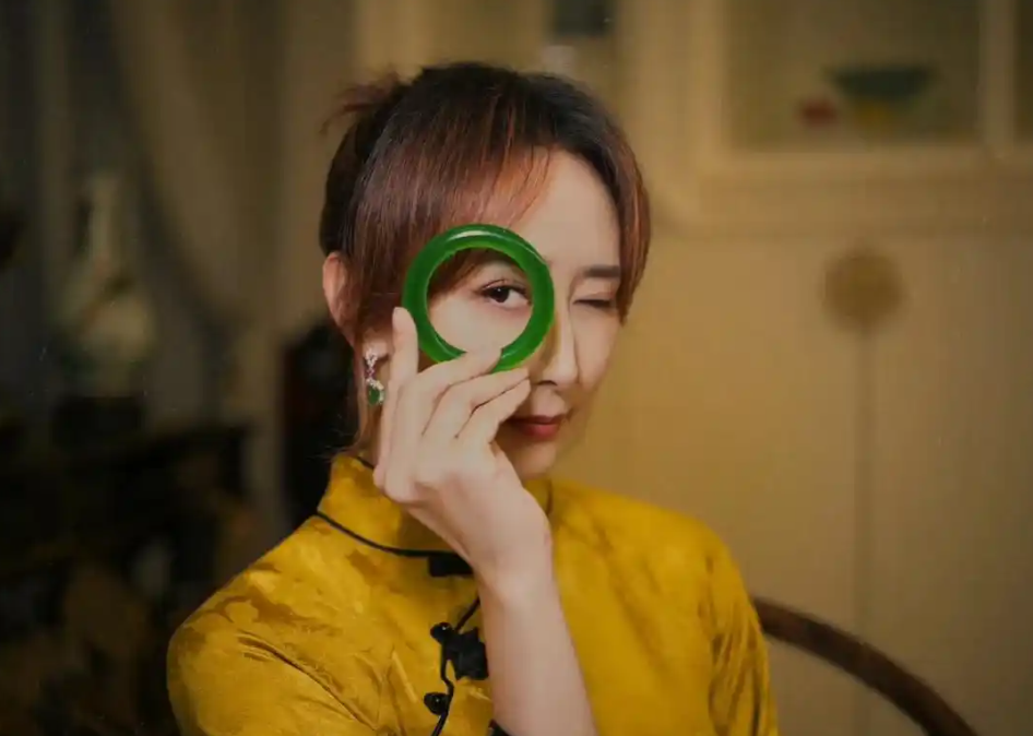 17年了,再看胡静的伴娘阵容,我看到了娱乐圈女明星的残酷真相