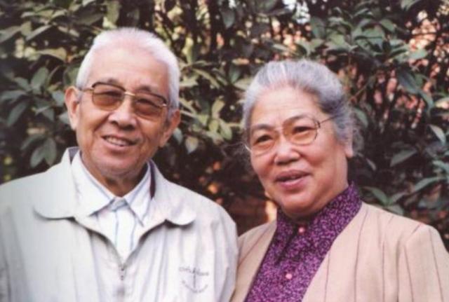 豫剧大师常香玉,临终前执意收回小香玉艺名,祖孙二人孰是孰非?