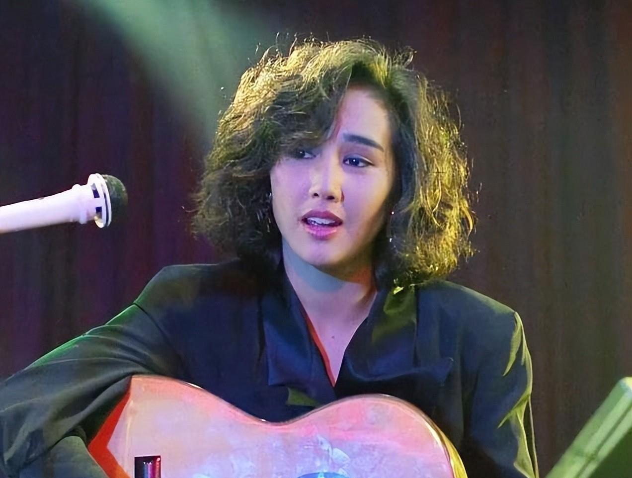 柏安妮30岁退出演艺圈,微笑化为经典!她为何在巅峰时选择隐退?