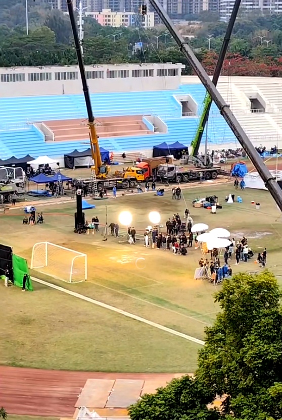 周星驰《女足》片场曝光,设备简陋不如短剧,拍摄态度敷衍