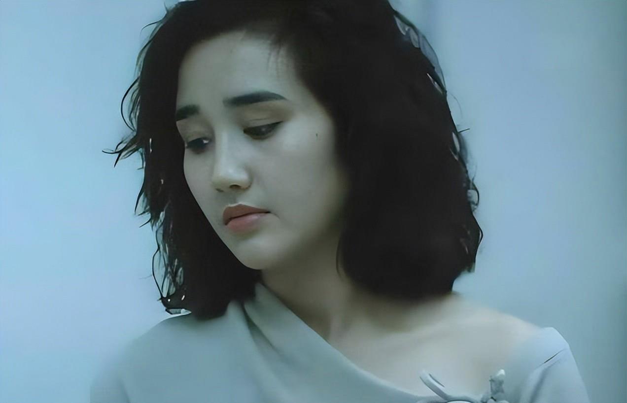 柏安妮30岁退出演艺圈,微笑化为经典!她为何在巅峰时选择隐退?