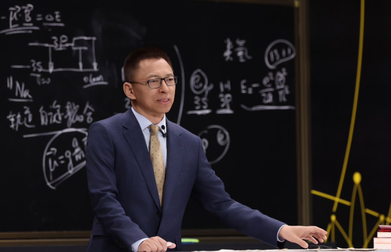 劝年轻人别买房！沉迷物理的张朝阳，一年挣了43个小目标！