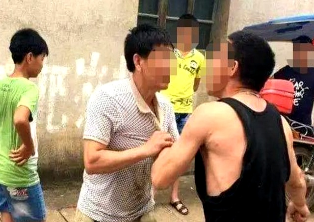 黑老大赵富强:祸害上海10余年,被抓后,9位保护伞跟着倒台