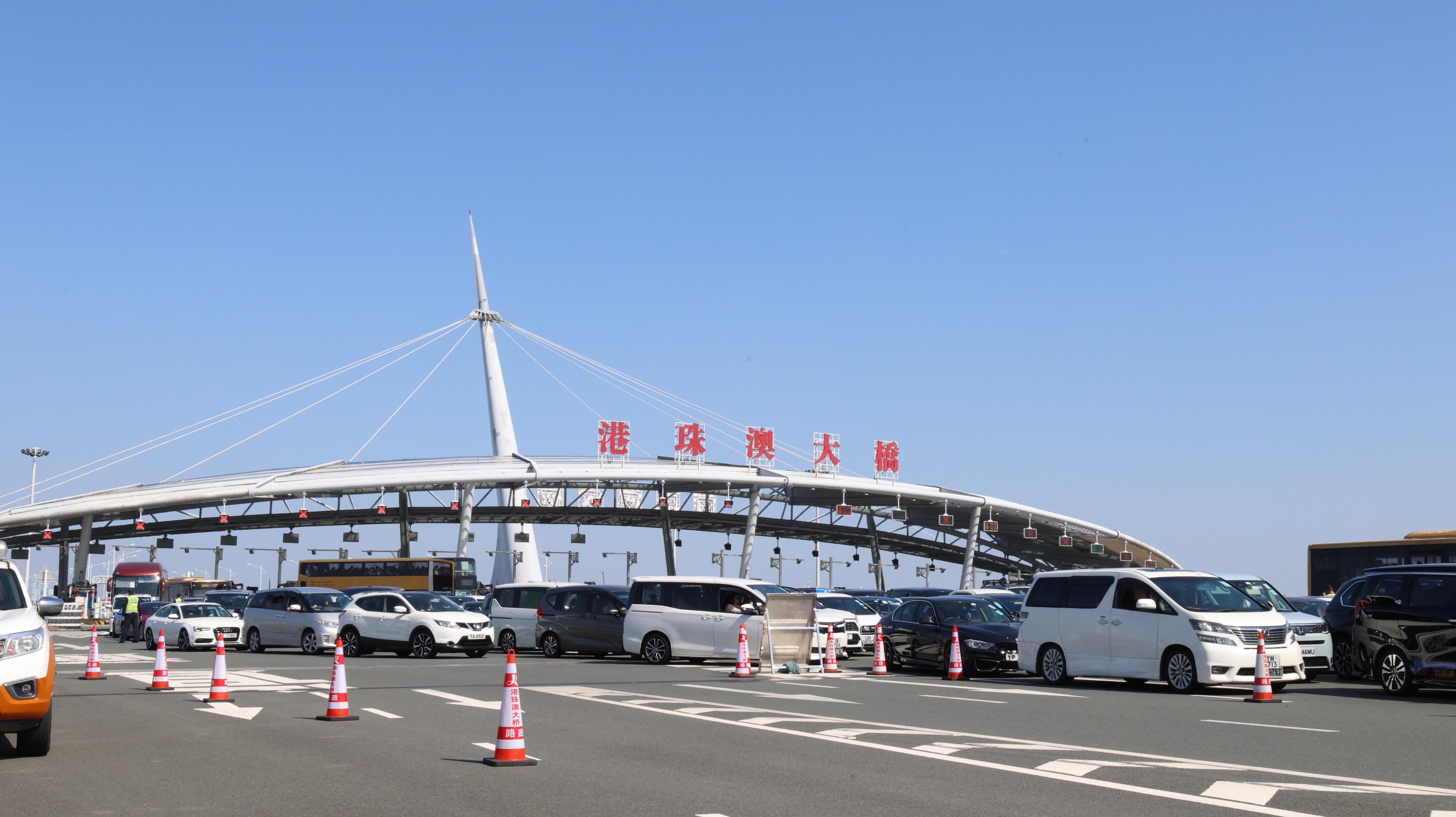 无偿投资内地500亿,向美国捐赠1亿,这位隐形富豪格局真大!