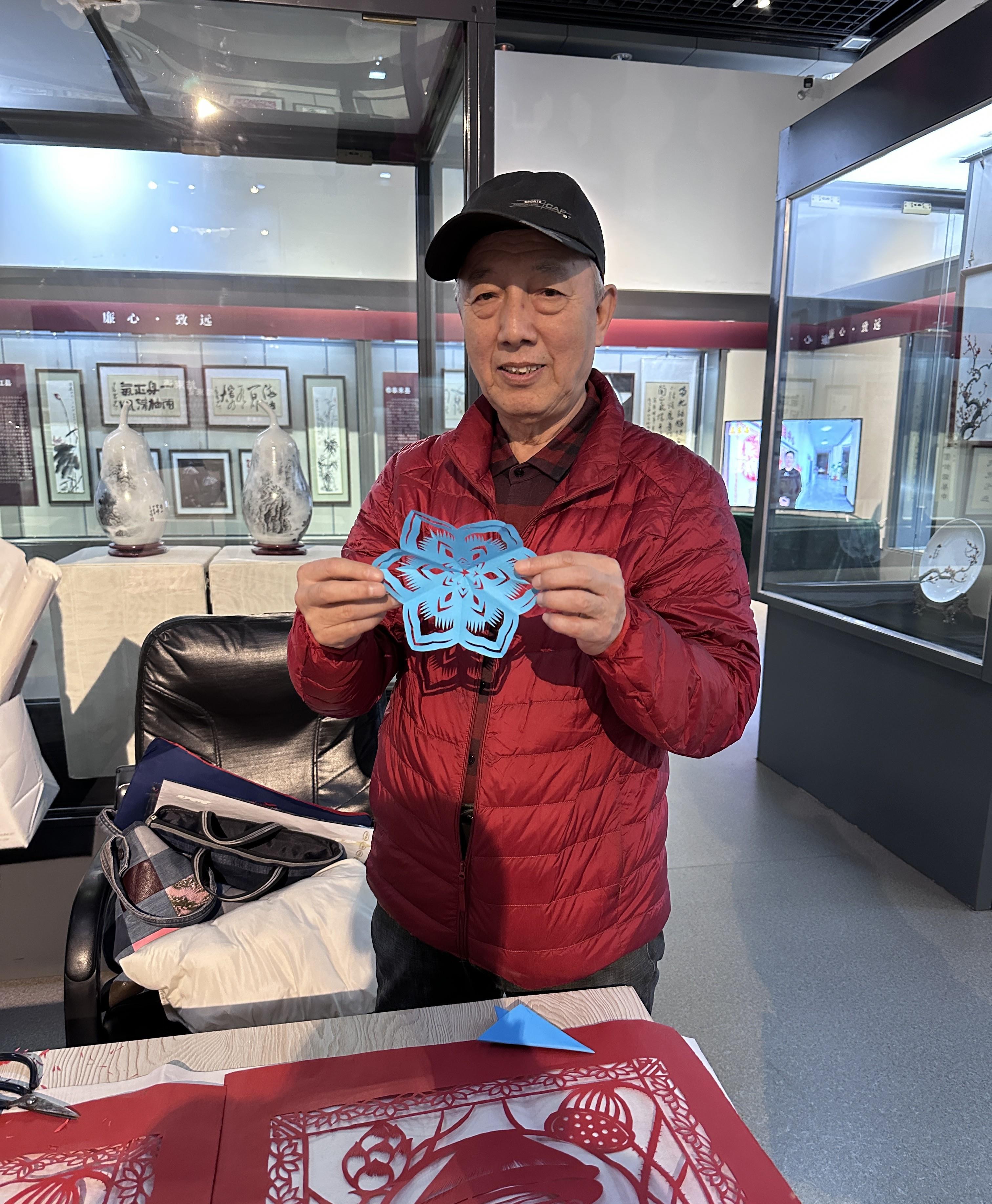 市博物馆反腐艺术展:剪纸传承初心书法寄托清风