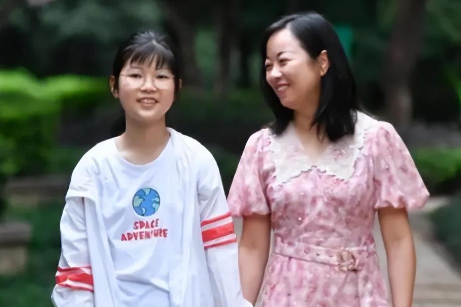 "最美妈妈"吴菊萍:奖金还房贷引热议