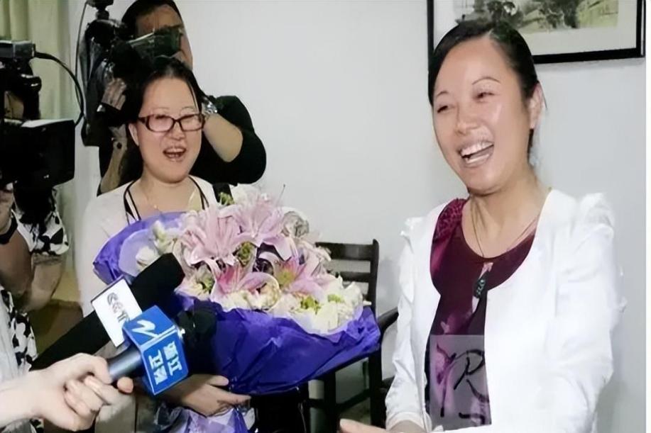 "最美妈妈"吴菊萍:奖金还房贷引热议