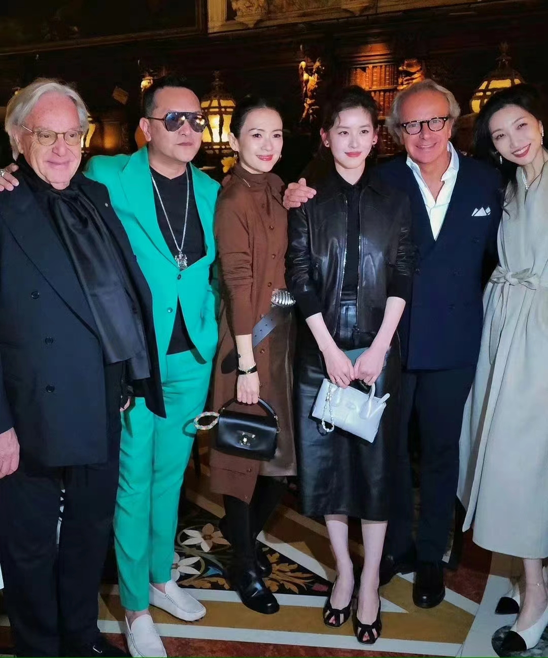 刘嘉玲章泽天合影!名媛圈的交际花们,章子怡冯咏仪也是闺蜜