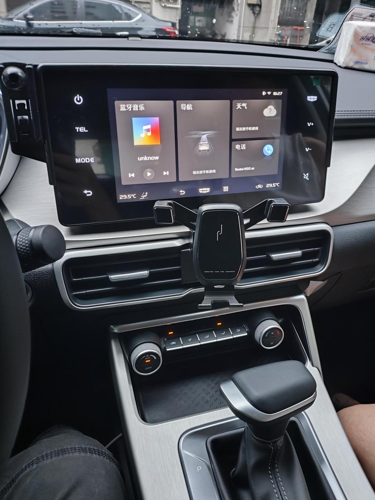 吉利缤越小车大空间