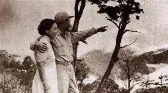 1985年,孙立人和两任妻子张晶英,张美英的合影,5年后去世