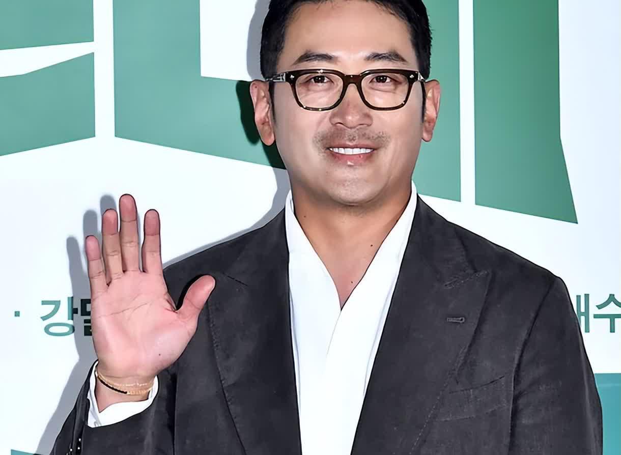 河正宇50岁结婚生子,震惊娱乐圈,迷妹哭晕在厕所!