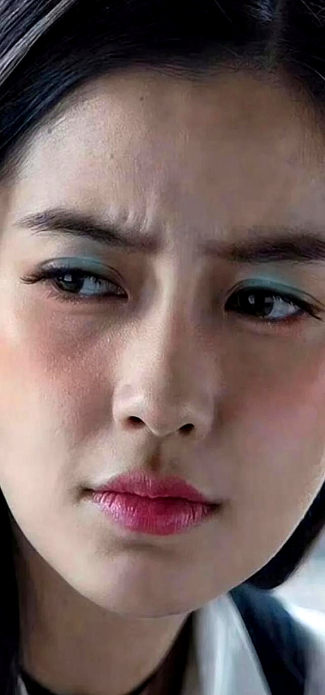 杨颖生图引热议:离婚后更自信,真实美更动人